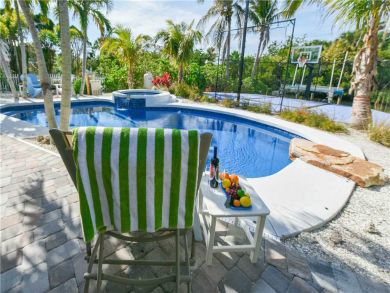 Stunning 3 Bedroom Home Private Pool, Spa, Boat Dock, B.Ball